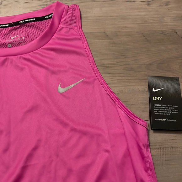 Nike Tank Top - Picture 2 of 6